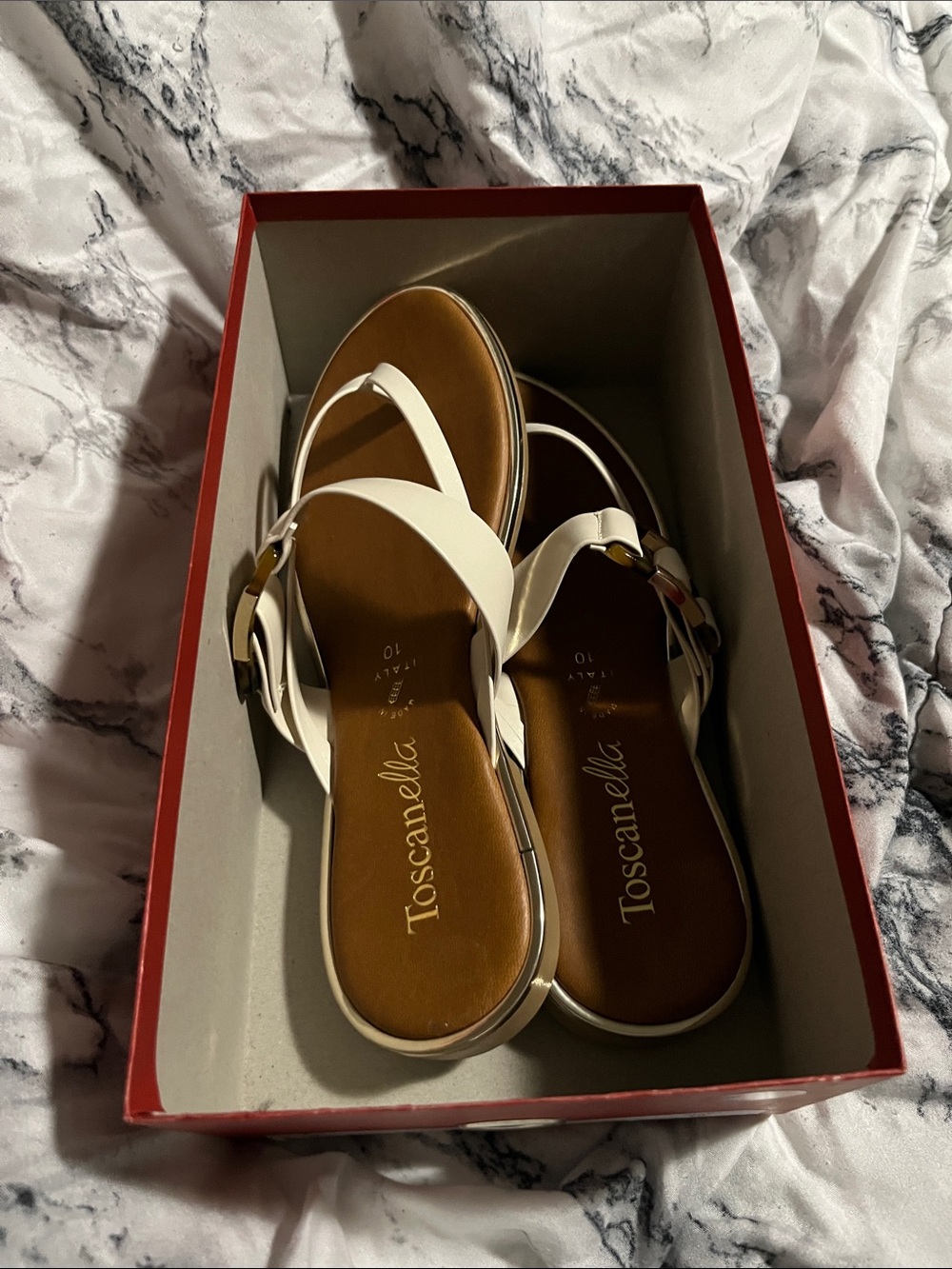 Toscanella Cream Leather Toe-Loop Buckle Sandals - Picture 3 of 5